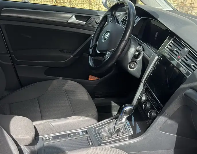 Volkswagen Golf VII e-Golf ePower (2017) 2019, foto 10