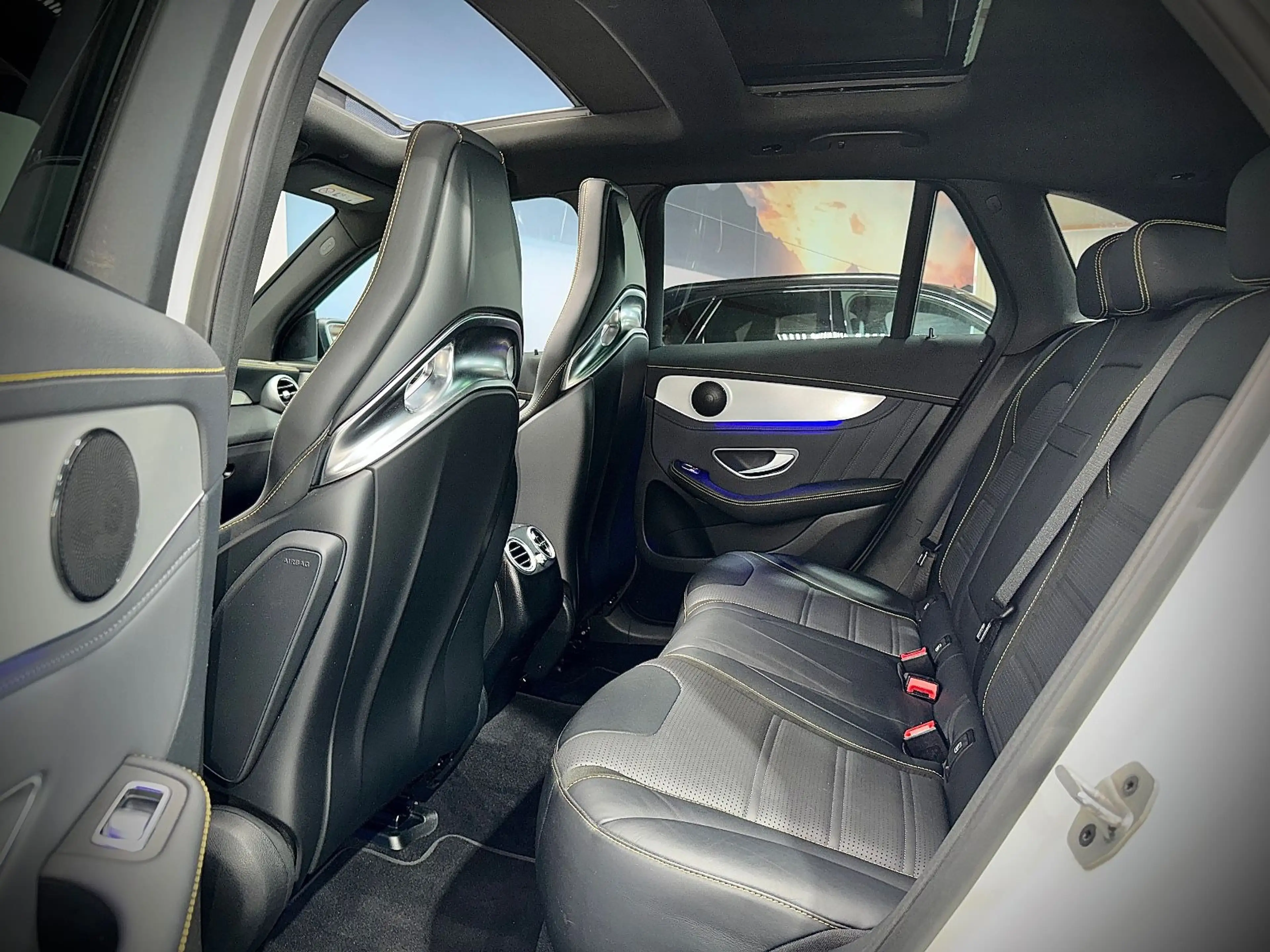 Mercedes-Benz GLC 63 AMG *4-MATIC*PANO*DRIVERS*PERFORMANCE*2.Hd — photo 11