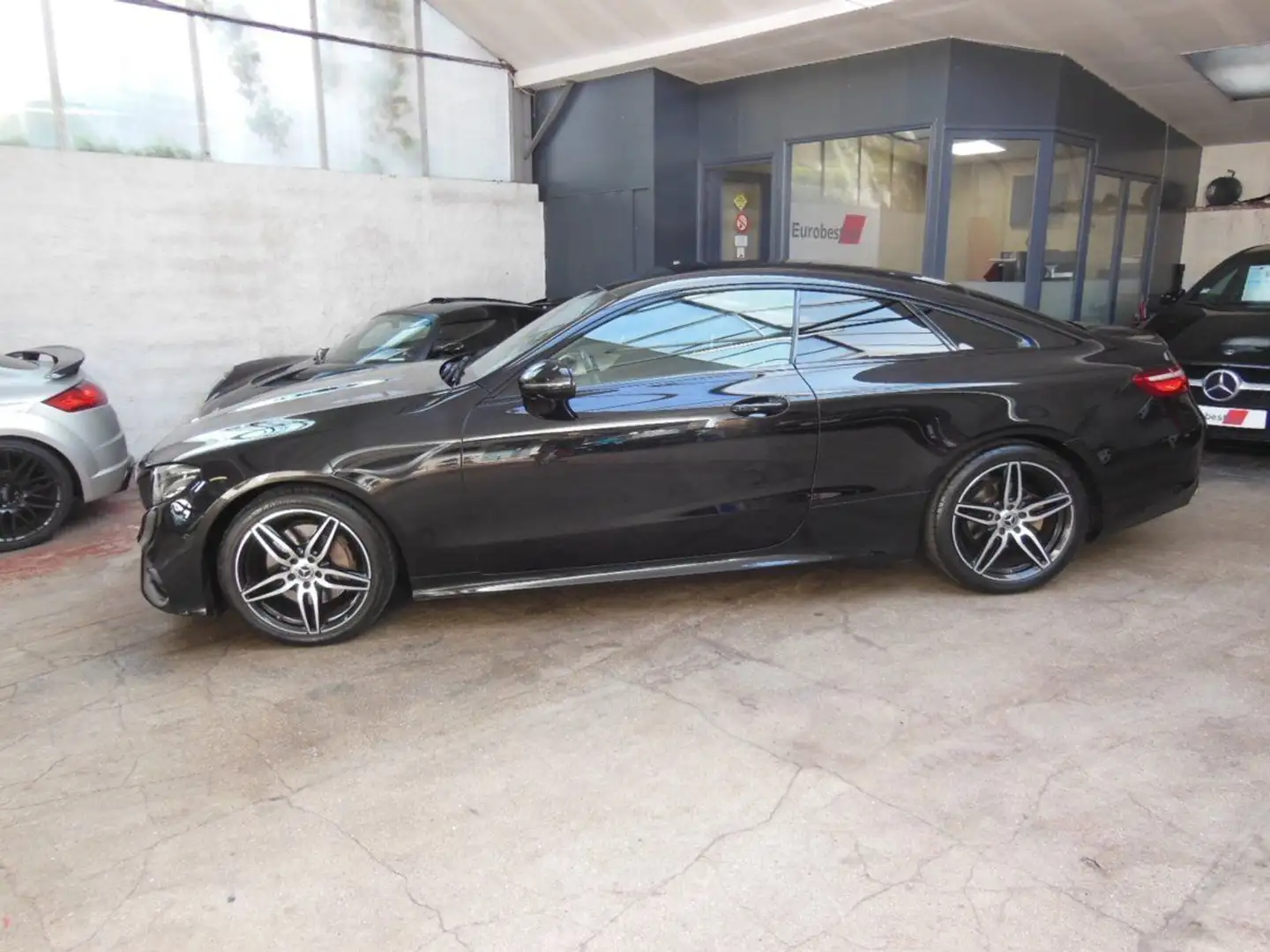 Mercedes-Benz E 200 COUPE 200 197CH AMG LINE 9G-TRONIC EURO6D-T-EVAP-ISC Schwarz - 2