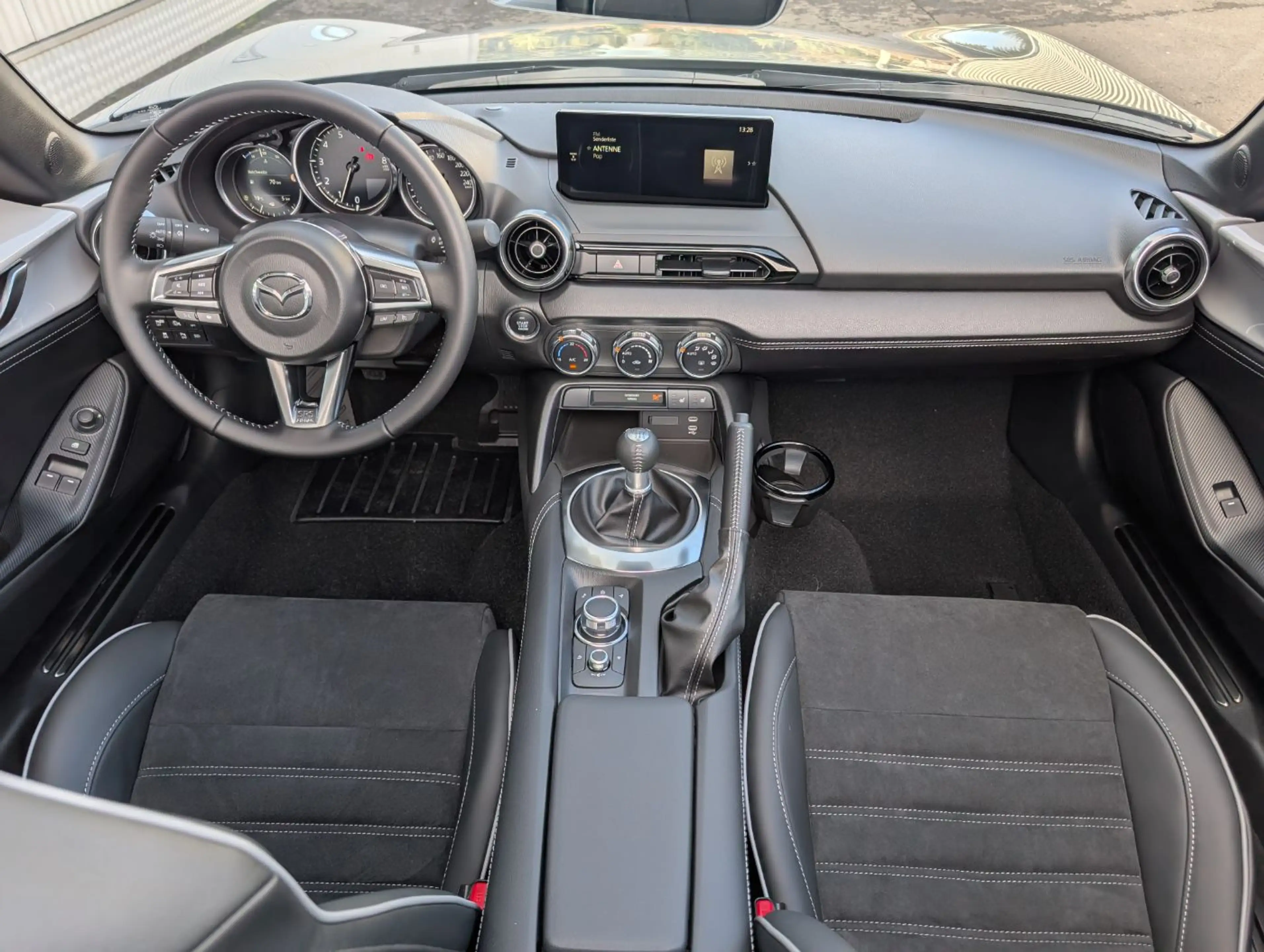Mazda MX-5 1.5 G132 HOMURA — photo 19
