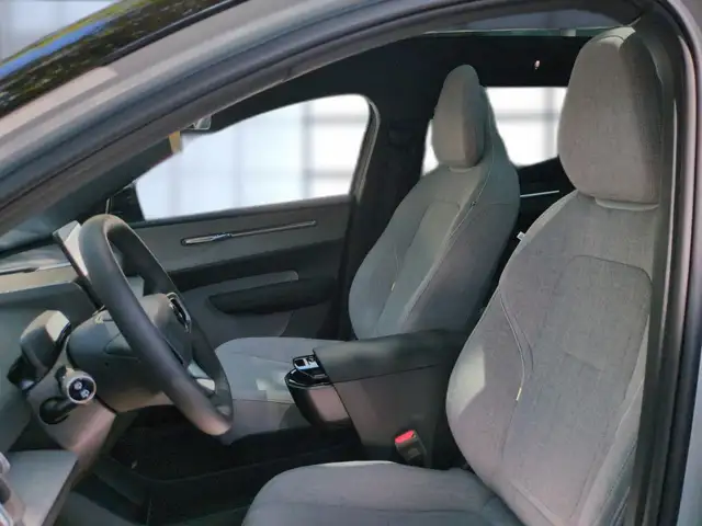 Volvo Ex30 view 12
