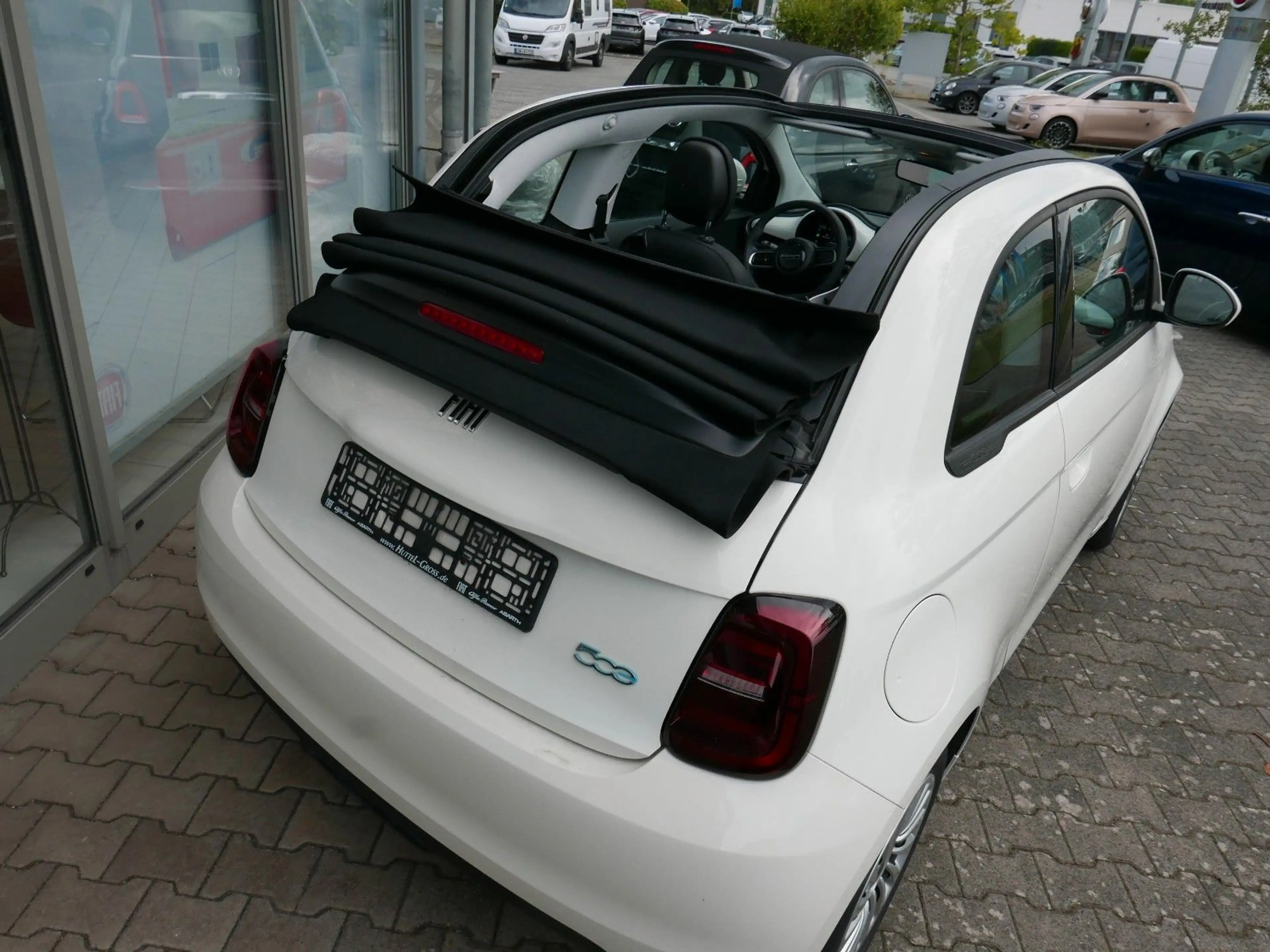 Fiat 500e Cabrio 42 kWh — photo 6