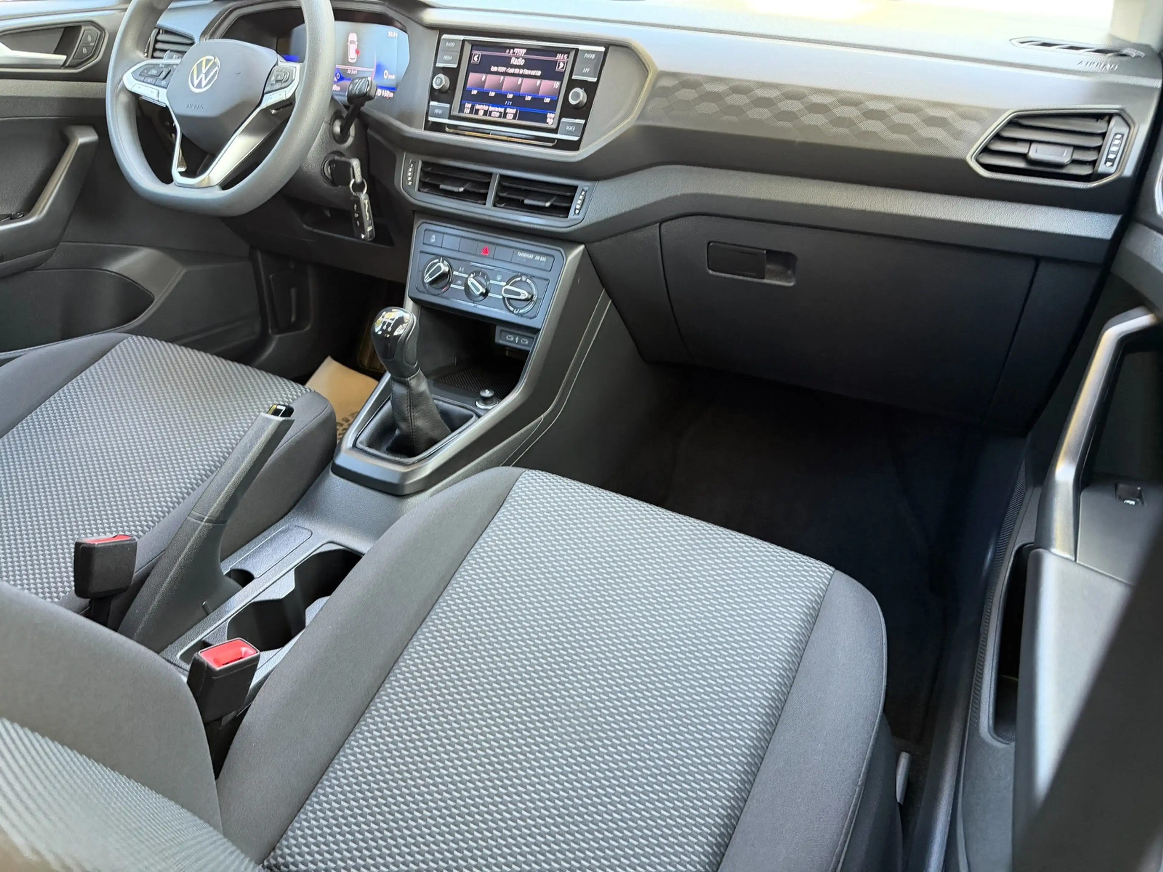 Volkswagen T-Cross Basis *Apple CarPlay*Virtual Cockpit* — photo 12