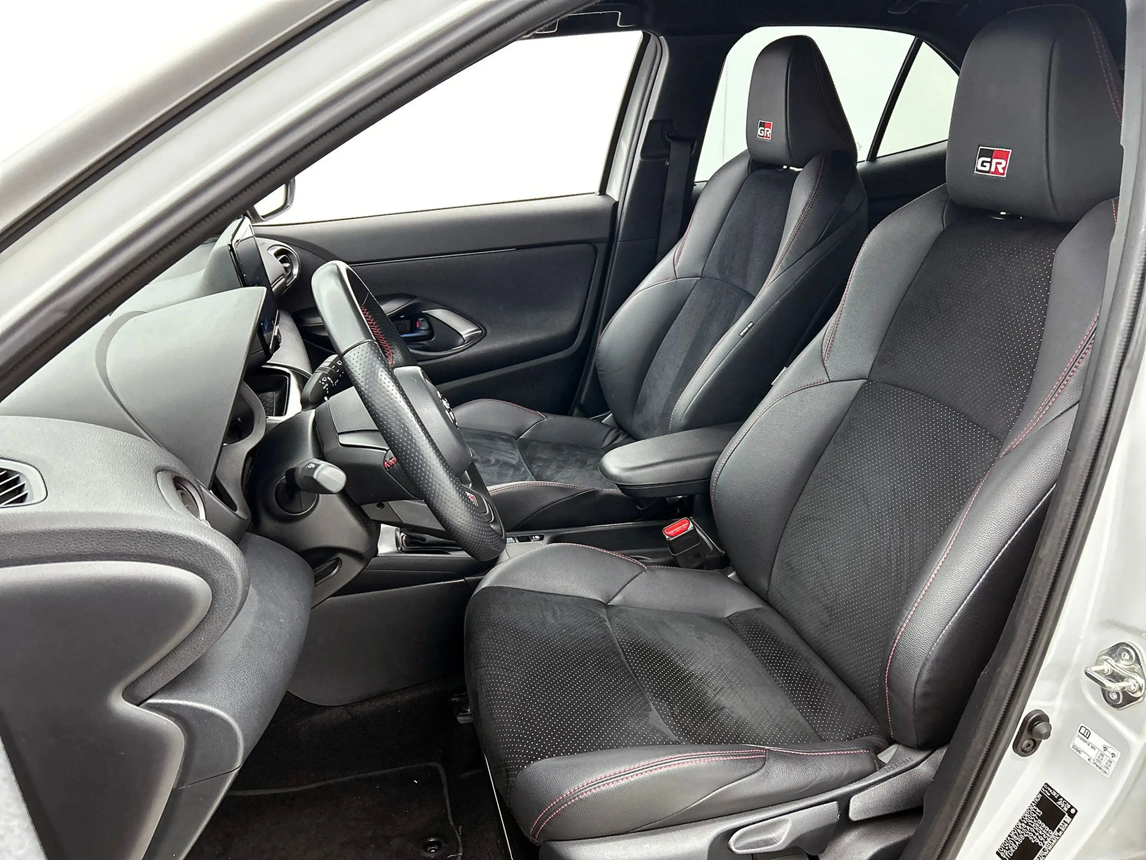 Toyota Yaris Cross 1.5 Hybrid GR Sport | Trekhaak | Camera | Navi | S — photo 5