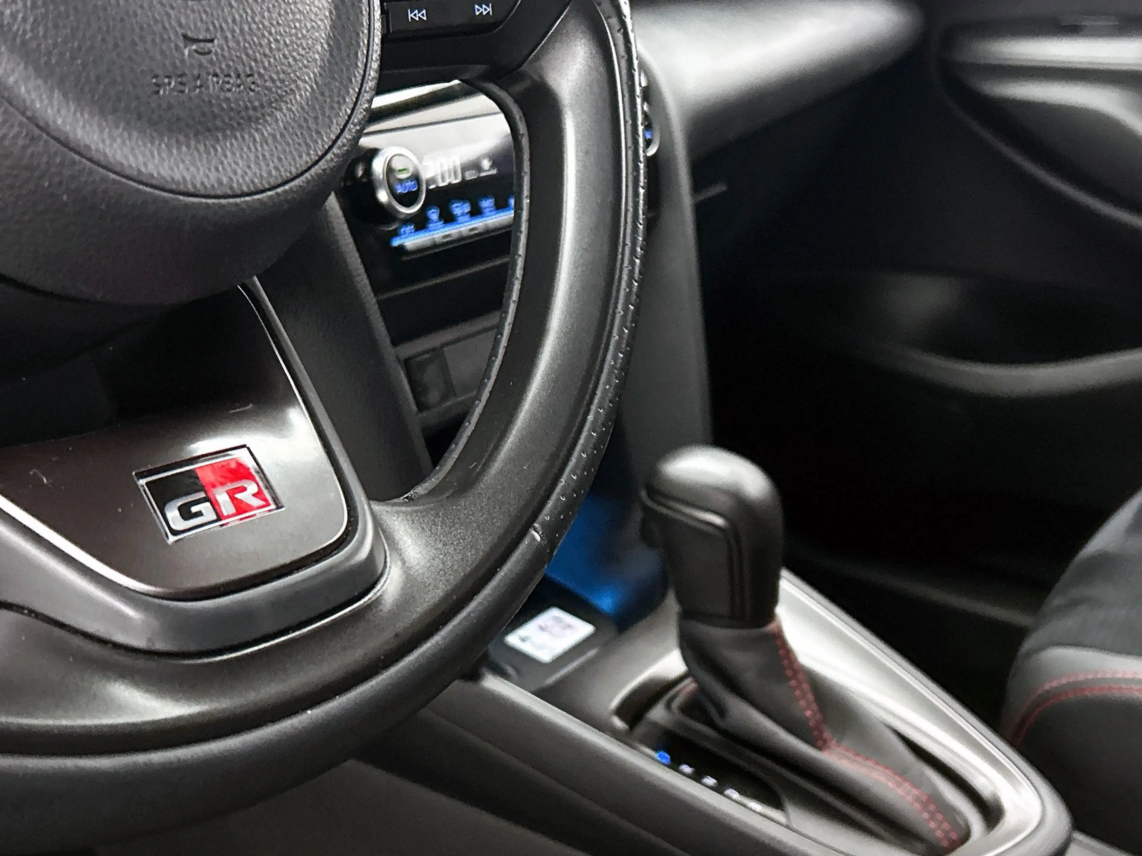 Toyota Yaris Cross 1.5 Hybrid GR Sport | Trekhaak | Camera | Navi | S — photo 28