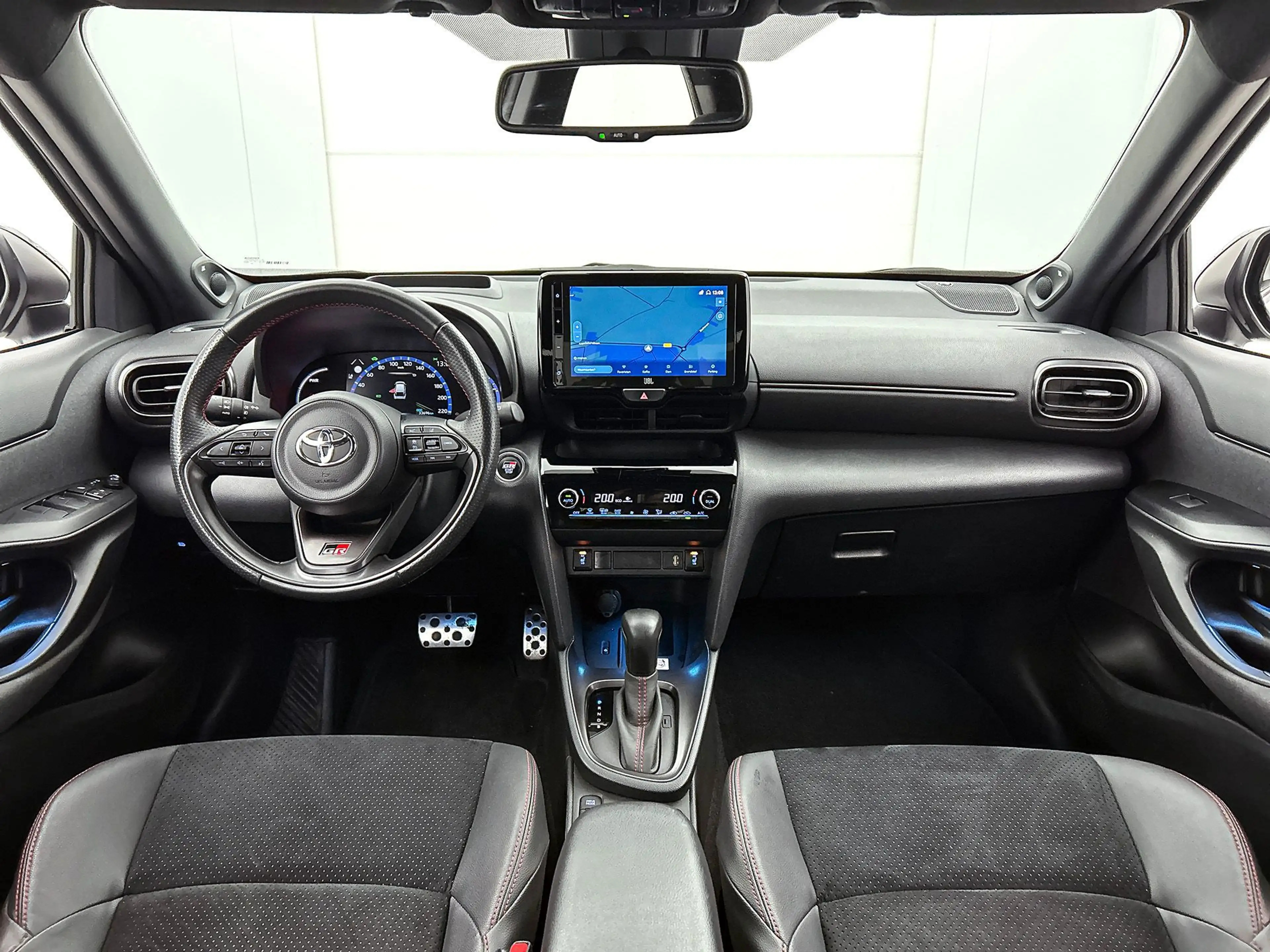 Toyota Yaris Cross 1.5 Hybrid GR Sport | Trekhaak | Camera | Navi | S — photo 4