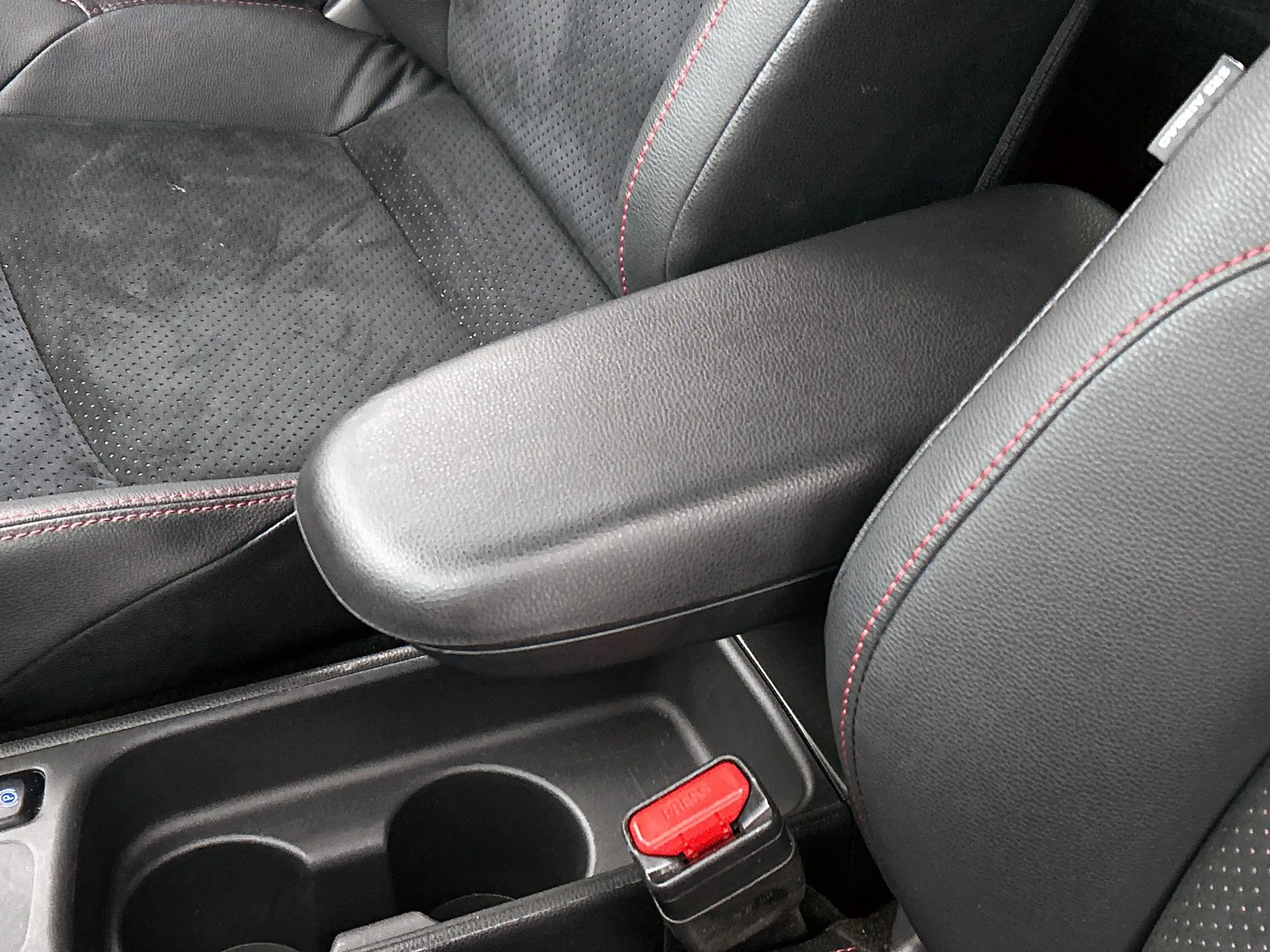 Toyota Yaris Cross 1.5 Hybrid GR Sport | Trekhaak | Camera | Navi | S — photo 26
