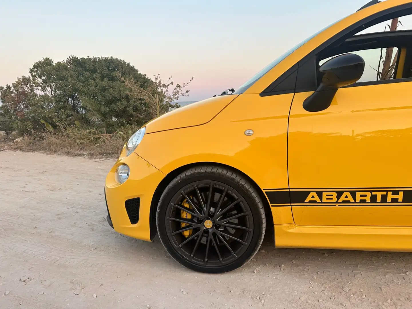 Abarth 595 595 C 1.4 Turbo T-Jet 180 CV Competizione Giallo - 1