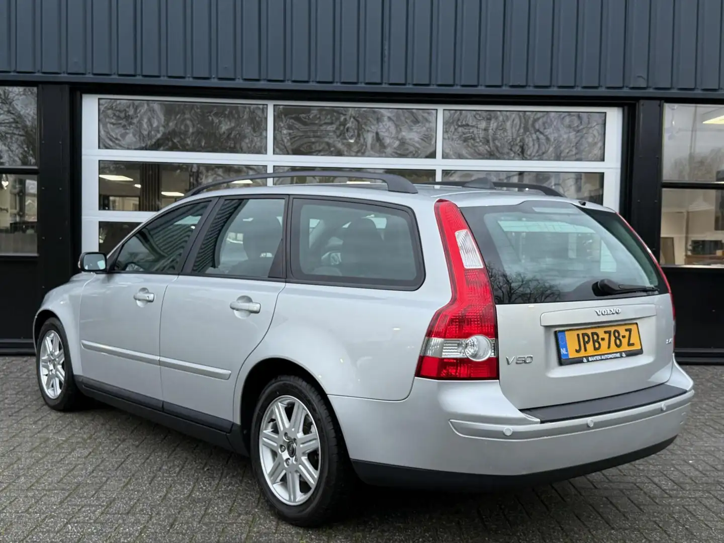 Volvo V50 2.4i 170 PK Exclusive|1e eig|Dealer onderhouden|Au Grijs - 2