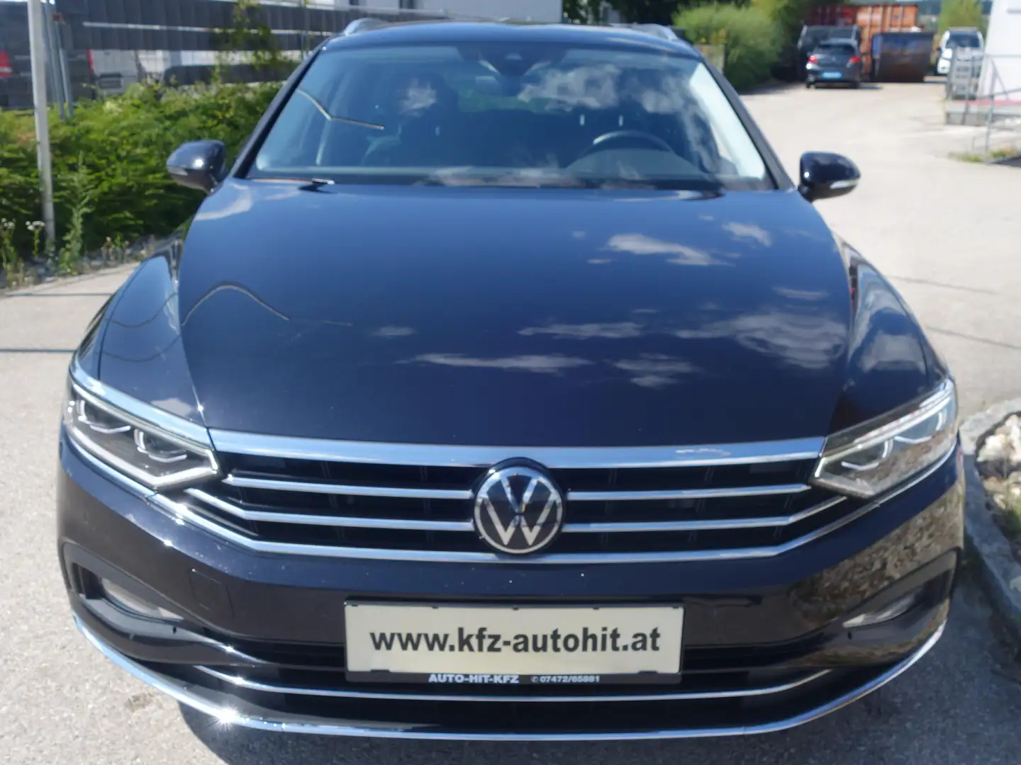 Volkswagen Passat Variant 2.0 TDI SCR Elegance *AHK/Kamera/Leder-Alcantara* Schwarz - 2