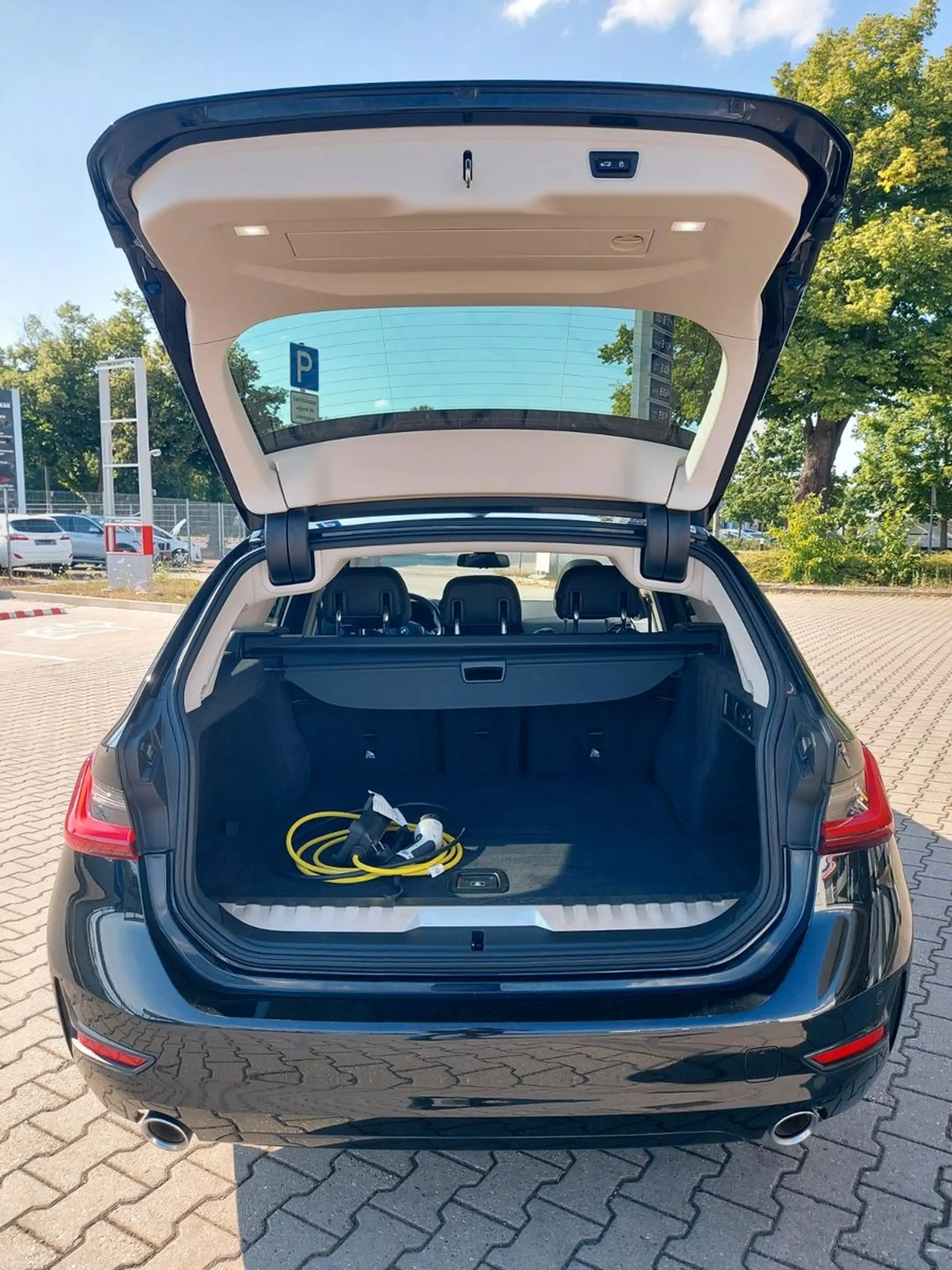 BMW 330 3 Touring 330 e xDrive Hybrid M Sport Pano Leder — photo 12