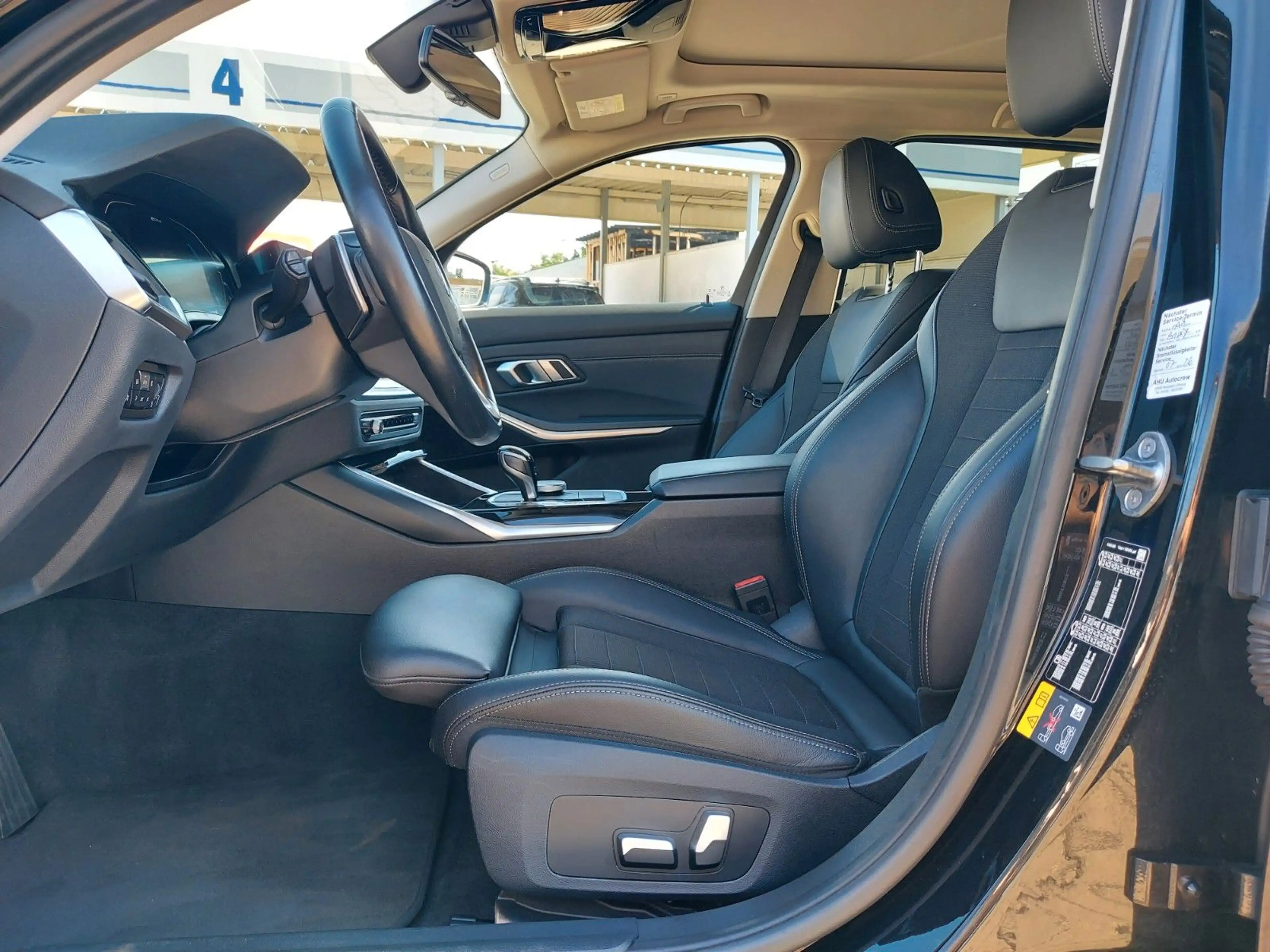 BMW 330 3 Touring 330 e xDrive Hybrid M Sport Pano Leder — photo 15