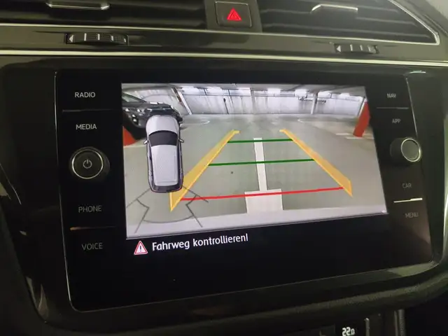 Volkswagen Tiguan view 17