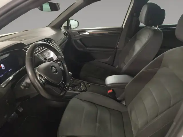 Volkswagen Tiguan view 9