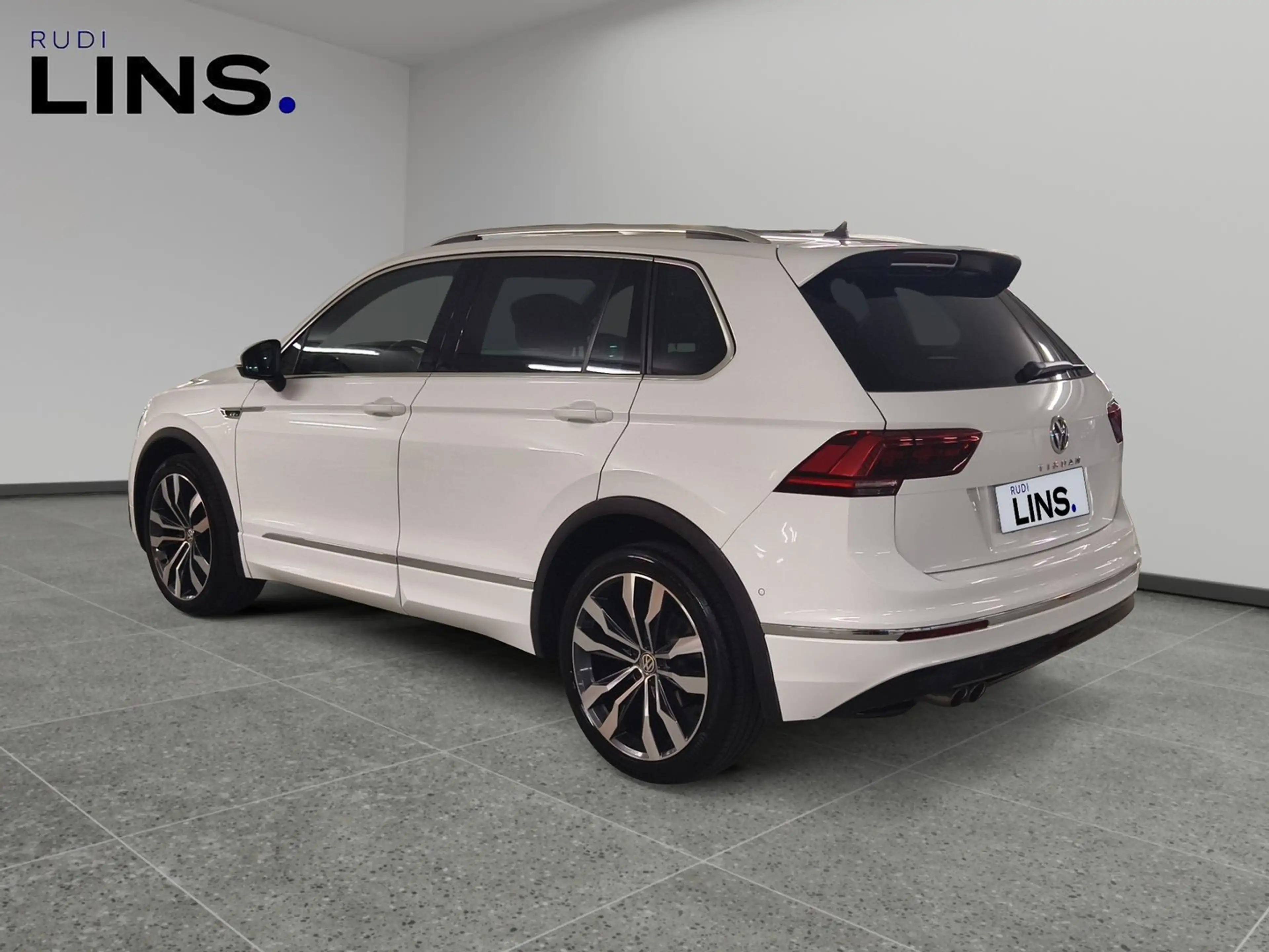 Volkswagen Tiguan Highline TDI SCR 4MOTION DSG — photo 3