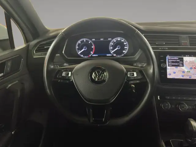 Volkswagen Tiguan view 12