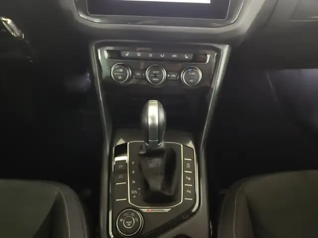 Volkswagen Tiguan view 13