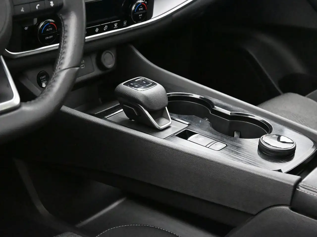 Nissan Rogue photo Nissan Rogue