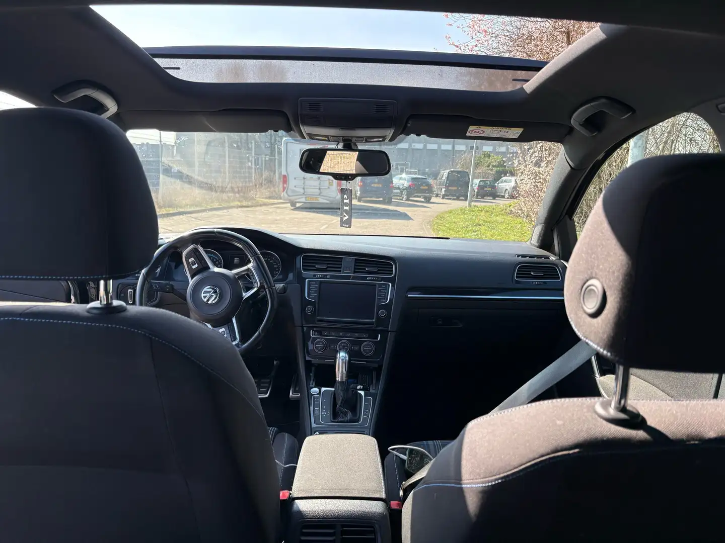 Volkswagen Golf 1.4 TSI GTE PANO FULL OPTION Zwart - 1