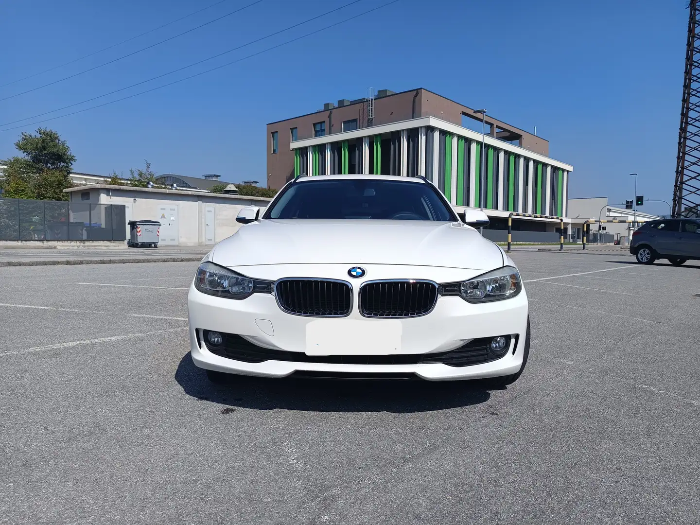 BMW 320 320d Touring X Drive Bianco - 2