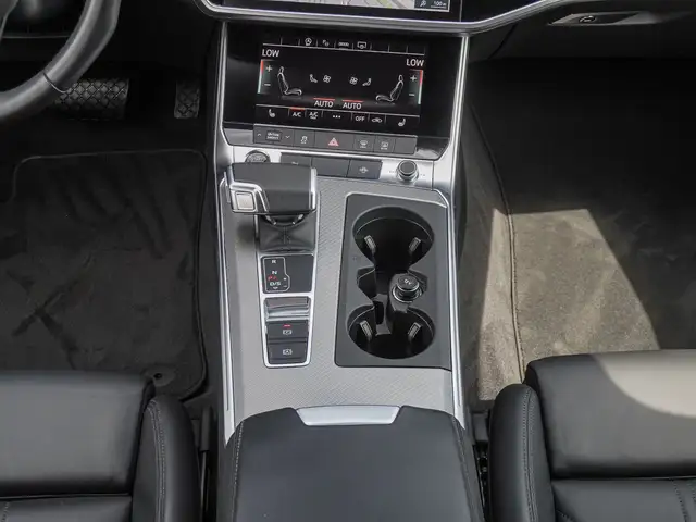 Audi A6 view 13