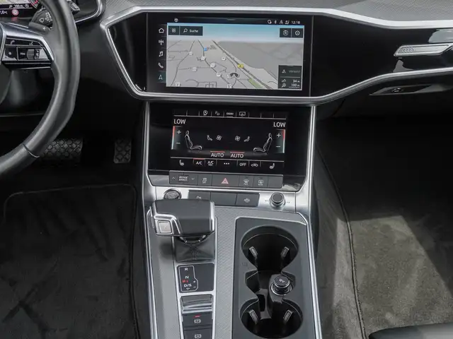 Audi A6 view 12