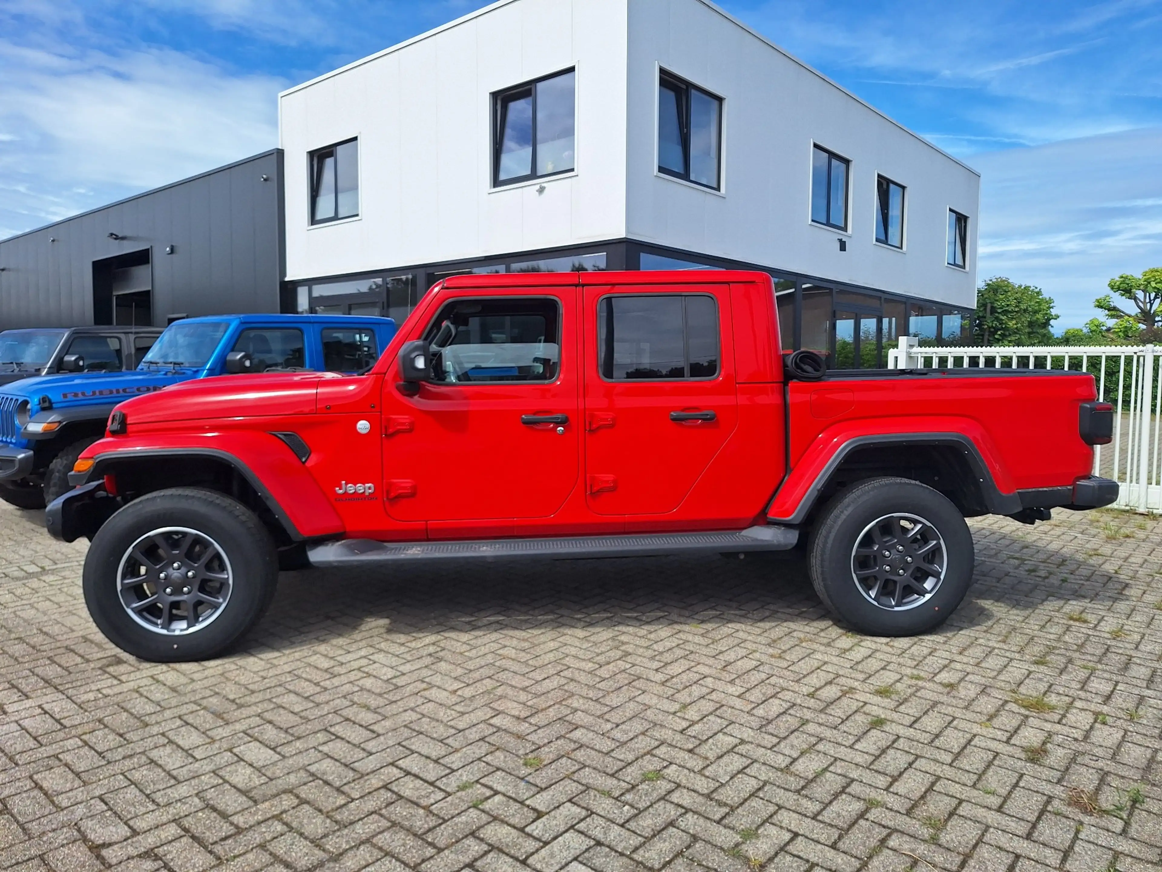 Jeep Gladiator 3.0 V6 4WD ATX Overland — photo 2