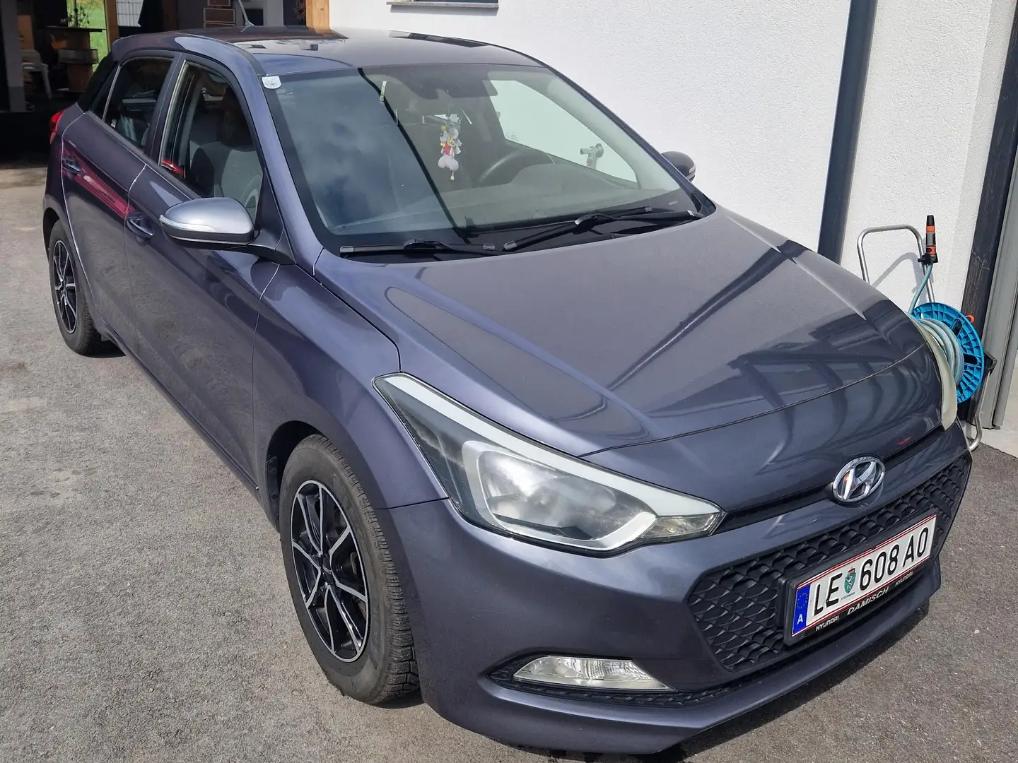 Hyundai i20 i20 1,25 Comfort Comfort Grau - 1