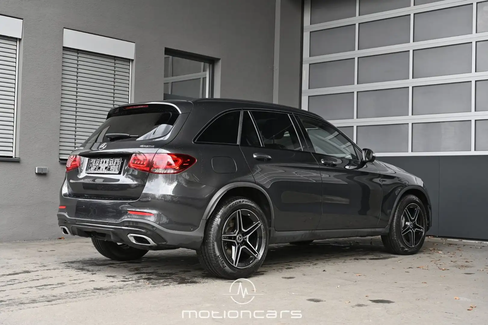 Mercedes-Benz GLC 220 GLC-Klasse GLC 220 d AMG Line 4Matic Grau - 2