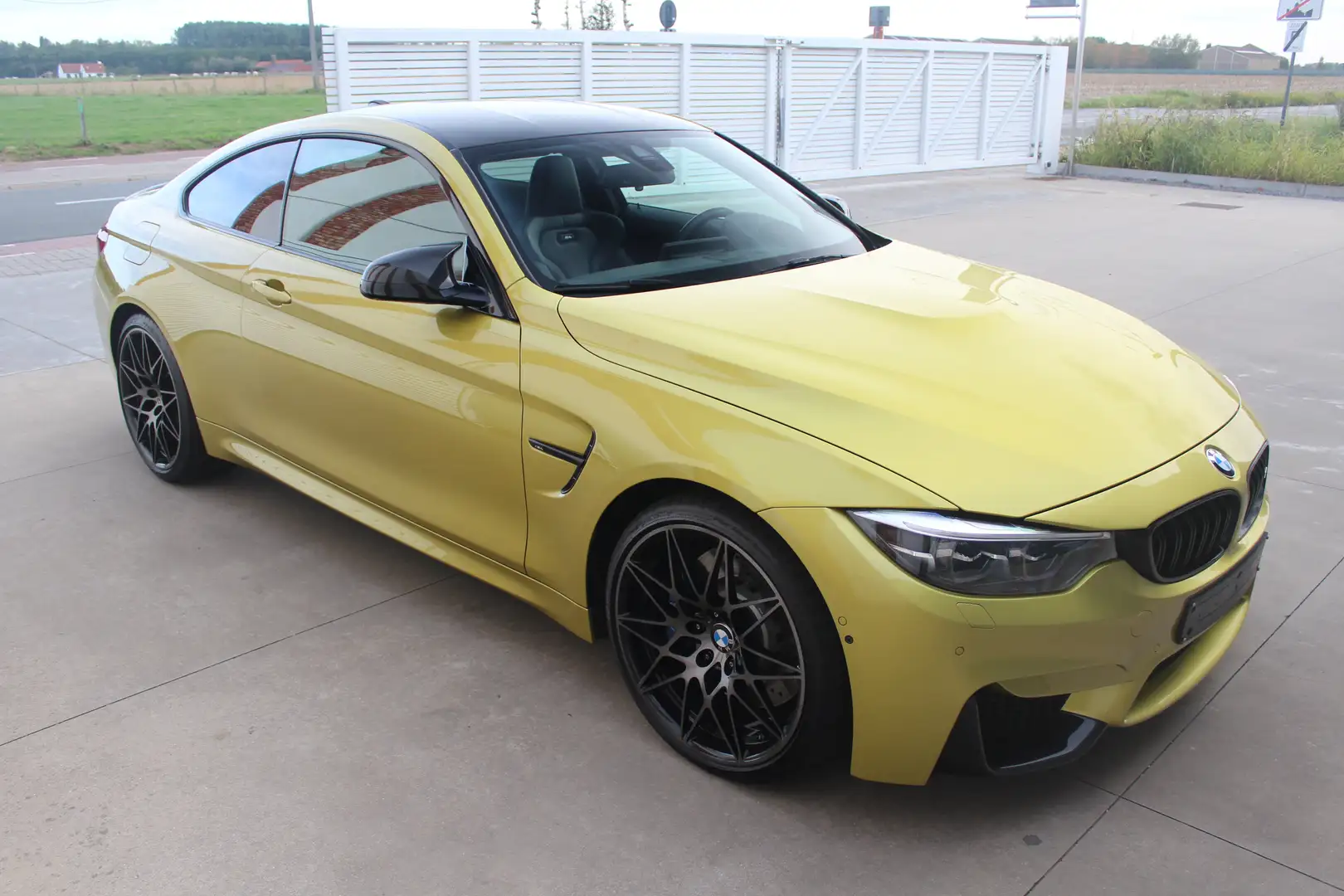 BMW M4 Competition LCI CARBON Geel - 2