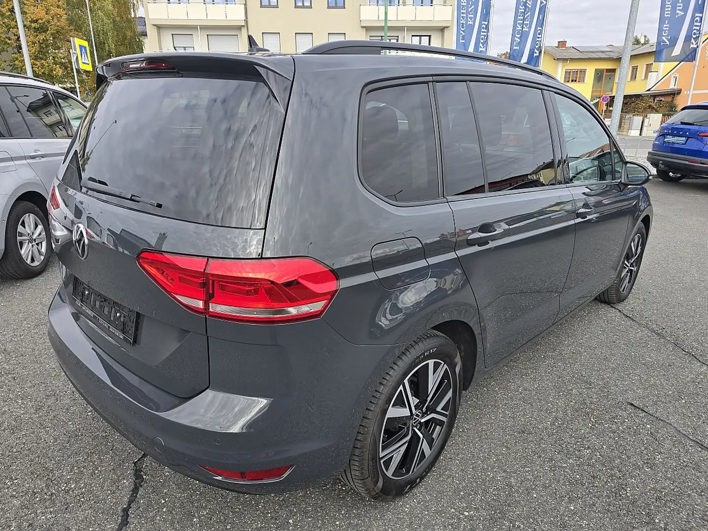 Volkswagen Touran Comfortline 2,0 TDI SCR Gris - 2