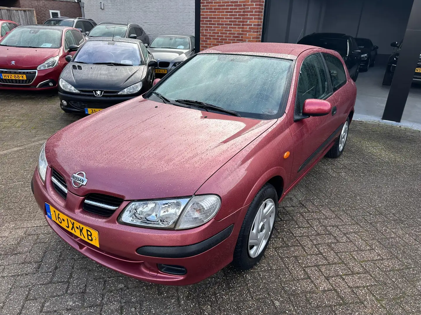 Nissan Almera 1.8 Comfort AIRCO-CENTRAAL-TREKHAAK-NAP MET MAAR 7 Rouge - 2