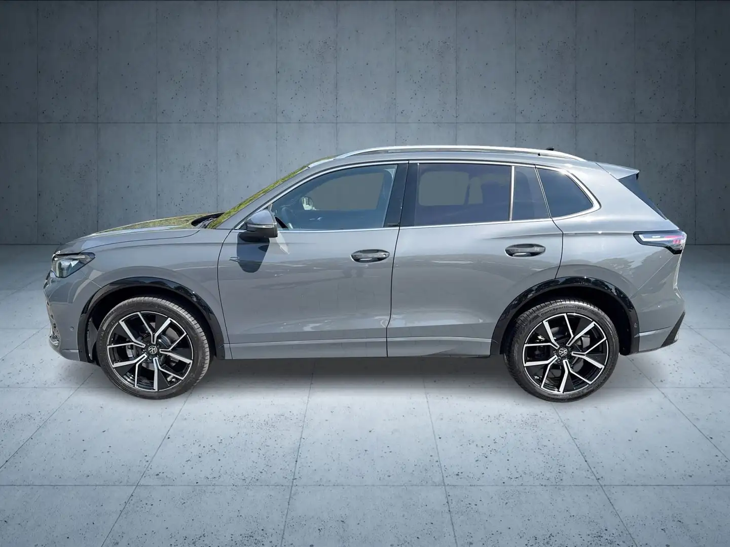 Volkswagen Tiguan R-Line 2.0 TDI 4M AHK/HDMatrix/h&k/20"/Na Grau - 2