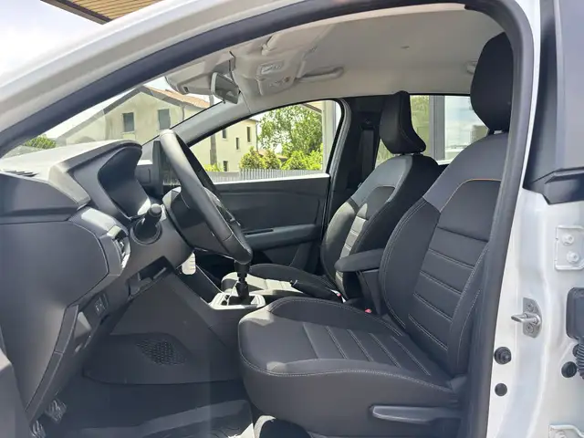 Dacia Sandero view 10