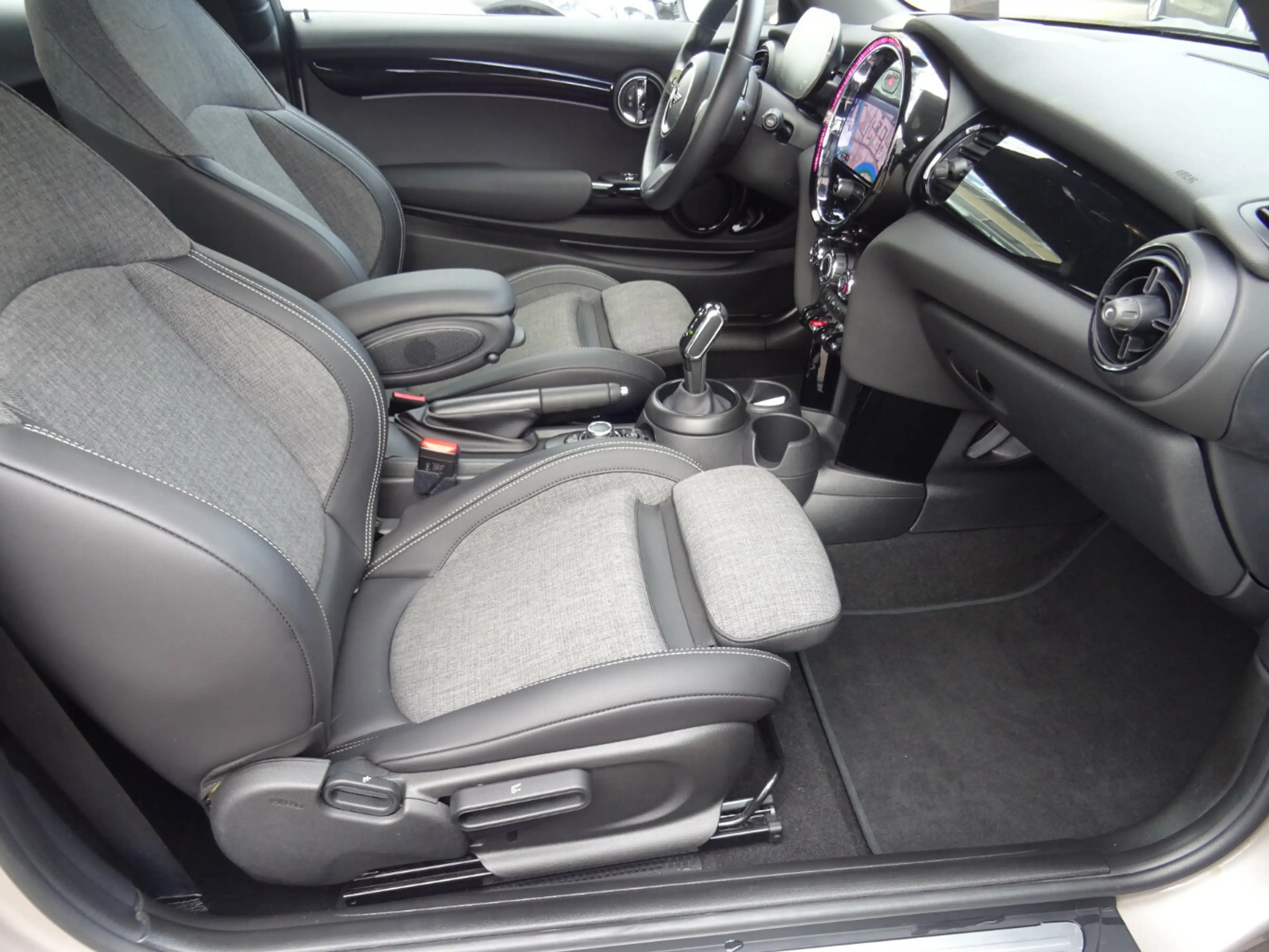 MINI One Classic Trim Autom,Headup,Navig — photo 6