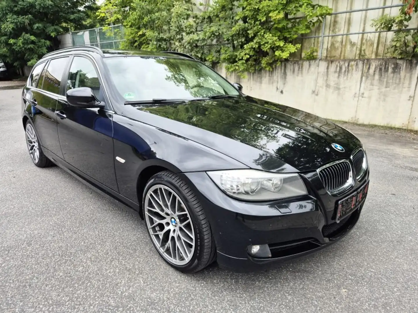 BMW 330 330d DPF Touring Aut. Edition Xenon Leder Panorama Gris - 2
