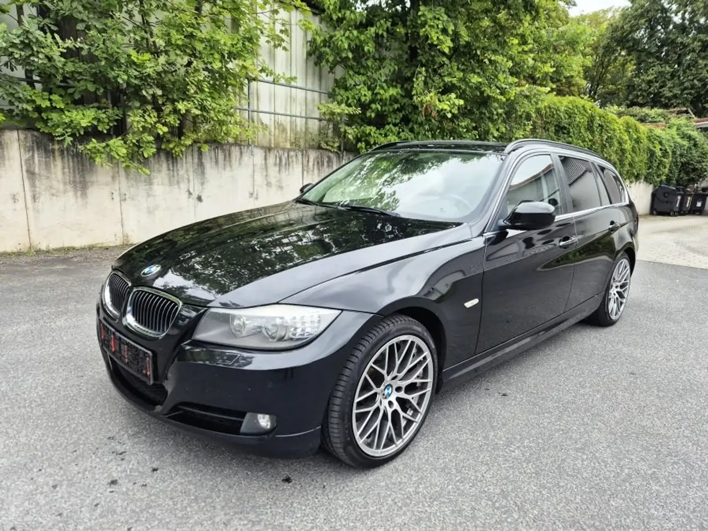 BMW 330 330d DPF Touring Aut. Edition Xenon Leder Panorama Gris - 1