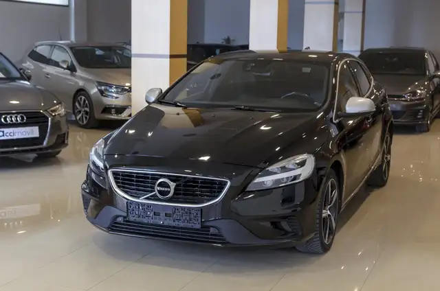 Volvo V40 D3 R-Design Momentum Aut. 150