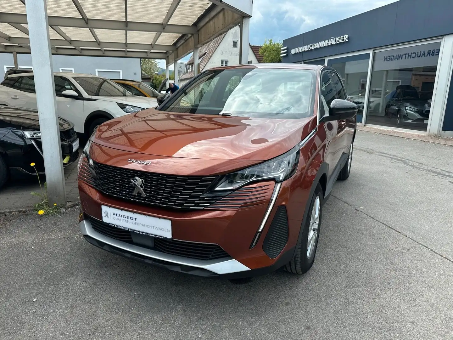 Peugeot 5008 Hybrid 136 e-DSC6 Allure 7-Sitze, Navi Bruin - 2