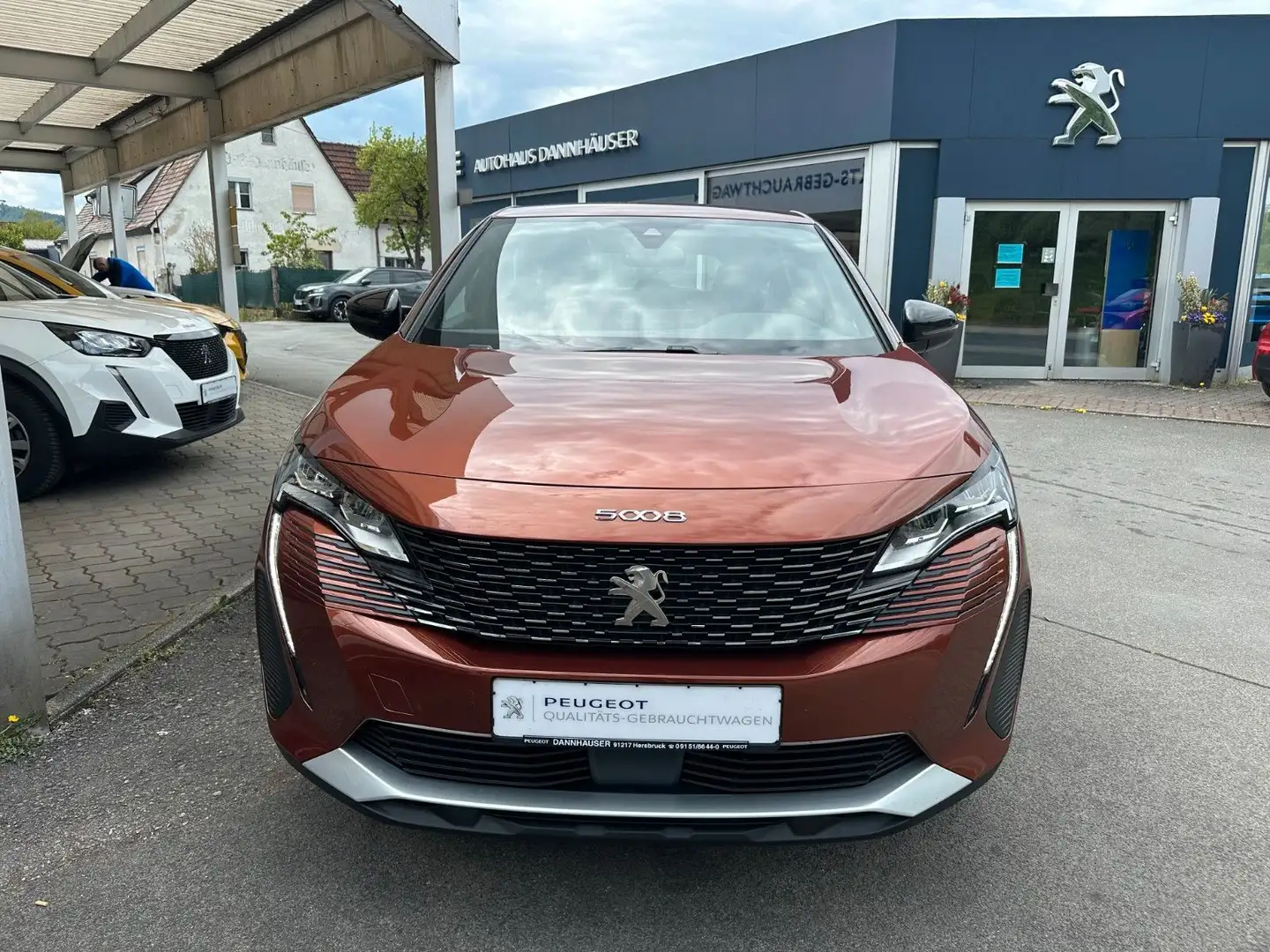 Peugeot 5008 Hybrid 136 e-DSC6 Allure 7-Sitze, Navi Bruin - 1