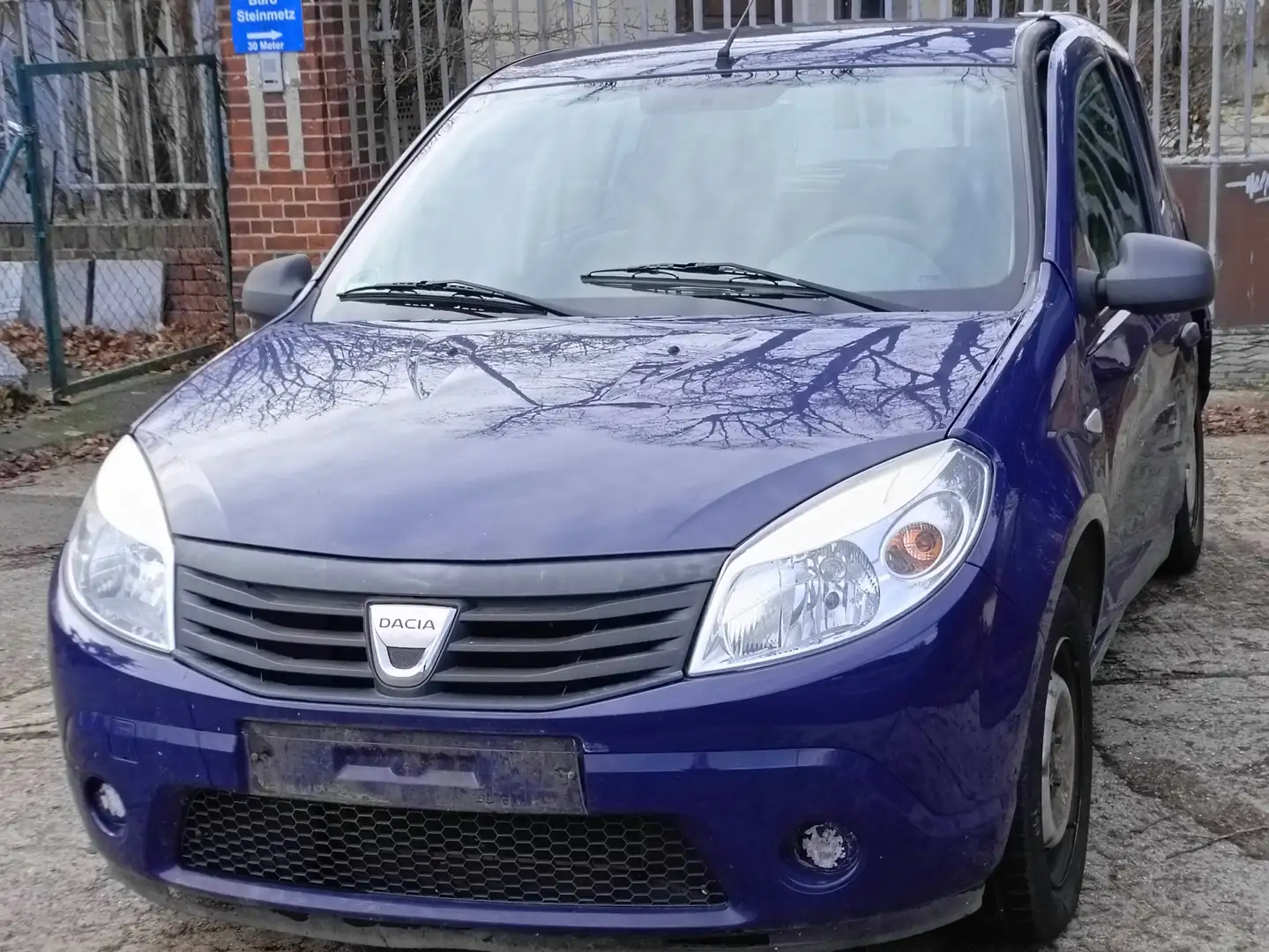 Dacia Sandero 1.4 MPI Ambiance Blau - 1