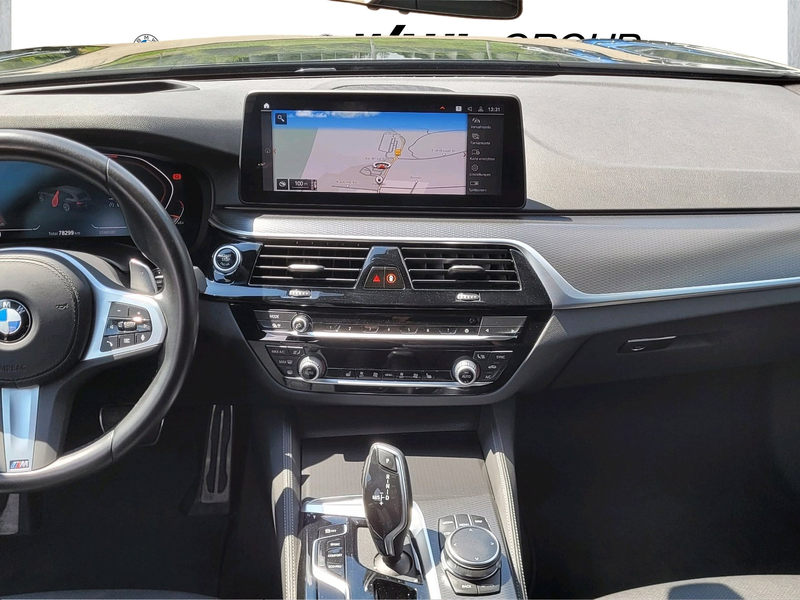 BMW 540 d xDrive Touring — photo 10