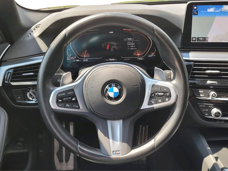 BMW 540 d xDrive Touring — photo 11