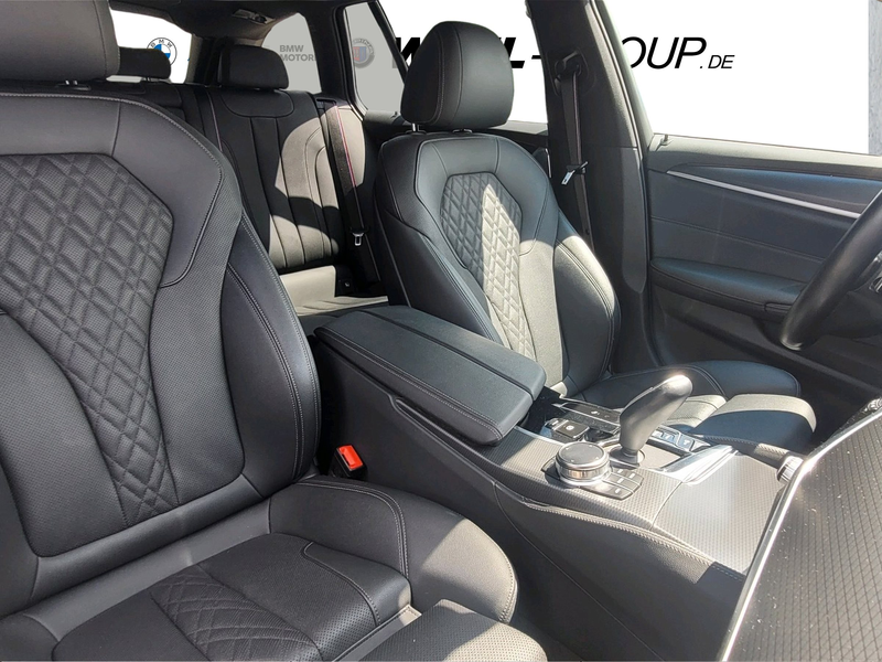 BMW 540 d xDrive Touring — photo 9