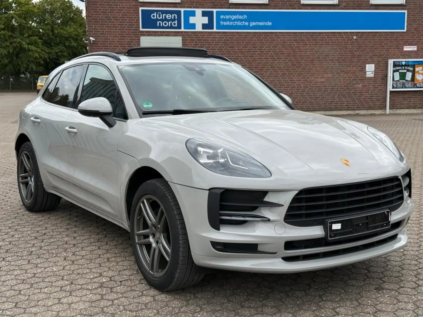 Porsche Macan Aut. Gris - 2