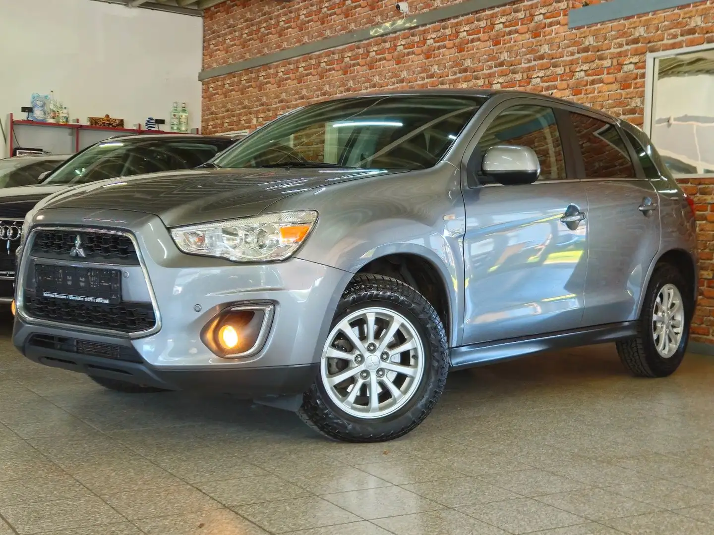 Mitsubishi ASX Invite 4WD-AHK-Alu-Tempomat Grau - 1