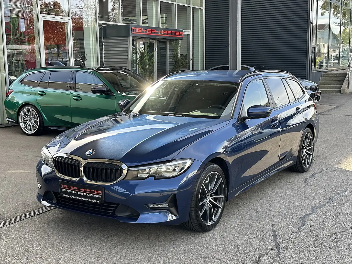 BMW 320 d xDrive Touring Advantage Aut. Blau - 1