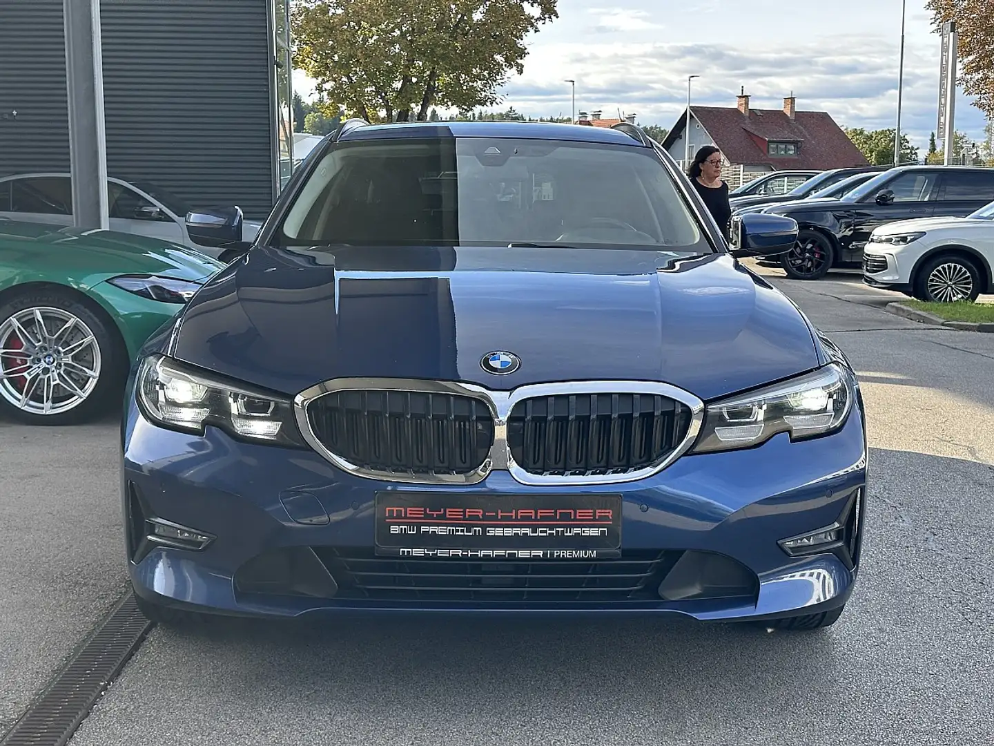 BMW 320 d xDrive Touring Advantage Aut. Blau - 2