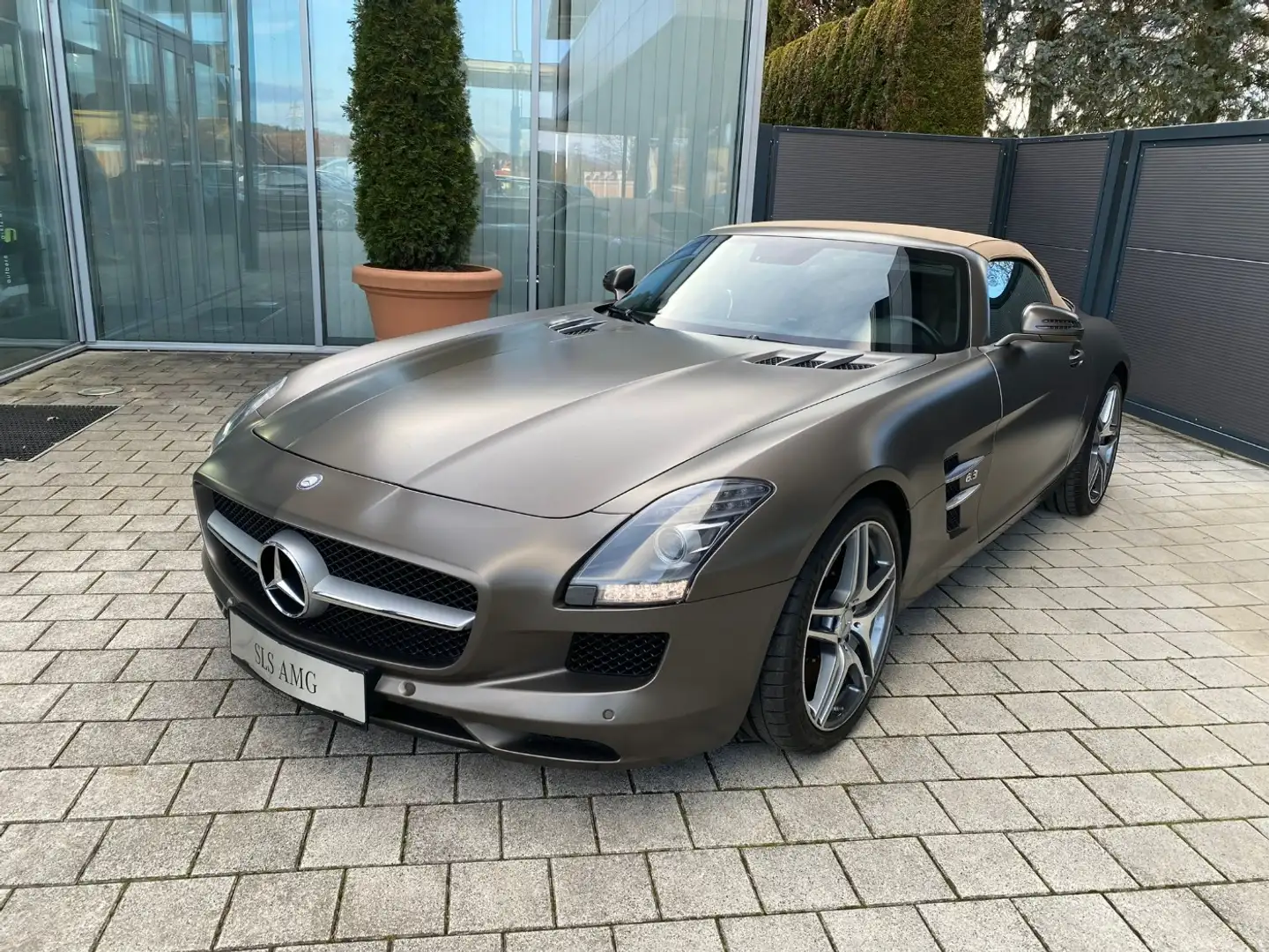 Mercedes-Benz SLS AMG Roadster EU- netto VK EUR 157.500,00 Grau - 1