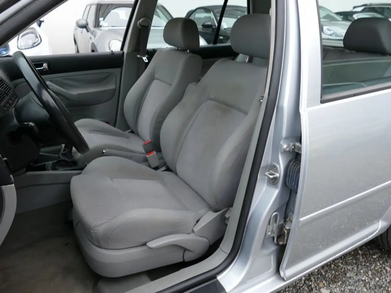 Volkswagen Golf 1.6i Confort, foto 11